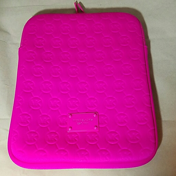 Michael Kors Accessories - MICHAEL KORS Raspberry Zip Up Notebook Ipad Cover