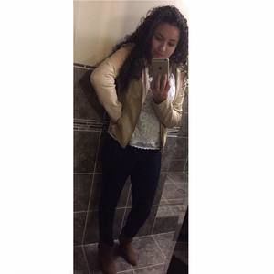 Meet your Posher, Monica