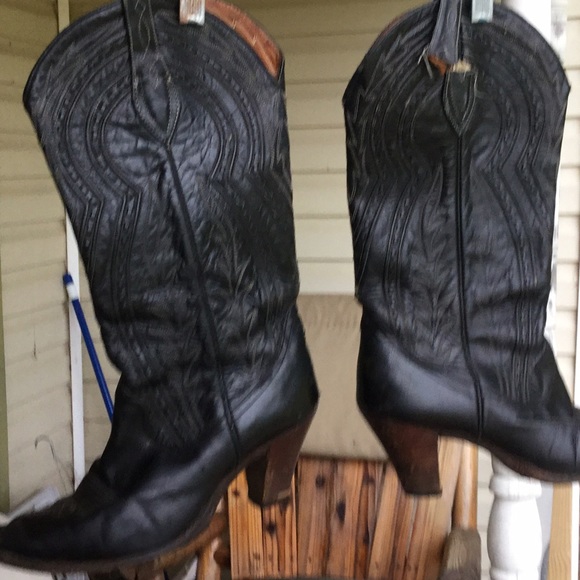 Shoes - Vintage "Dan Post" Cowboy boots
