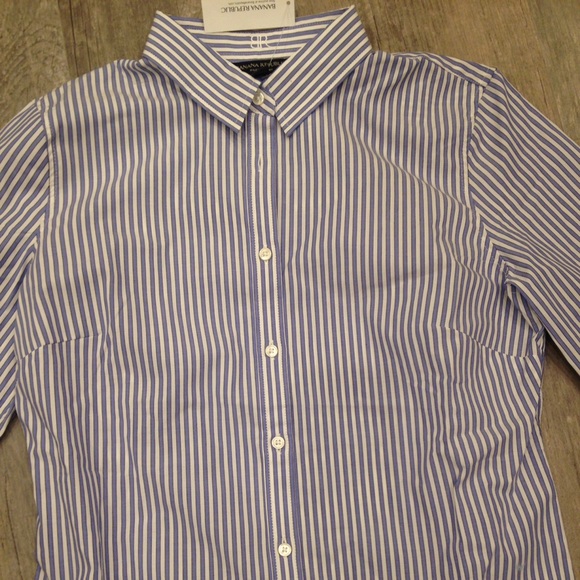 Banana Republic Tops - Banana republic Riley fit white stripe shirt Banana Republic Tops - Banana republic Riley fit white stripe shirt