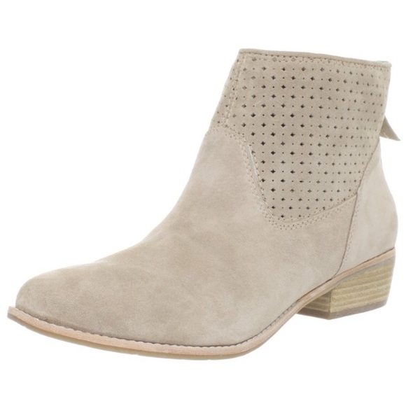 NWT Dolce Vita Mauve Ankle Boot size 6