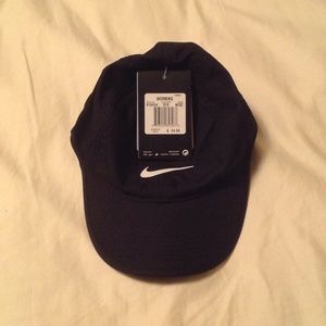 Nike Dri-Fit tennis cap