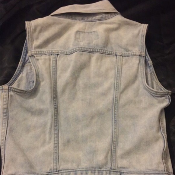 Levi's Denim Jacket - image 4