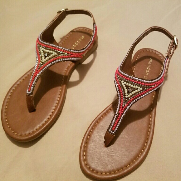 Madden Girl beaded thong sandals Sz.6 - Picture 2 of 3
