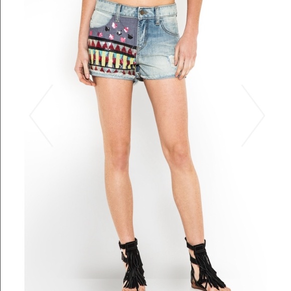 NWOT guess sequin shorts✌🏻️