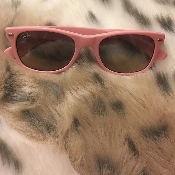 Like new authentic ray ban sunglasses