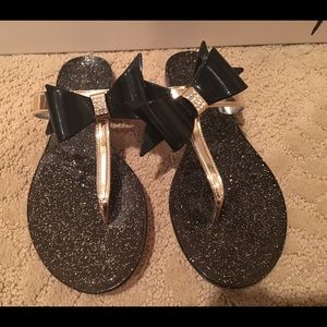 Black glitter jelly sandals