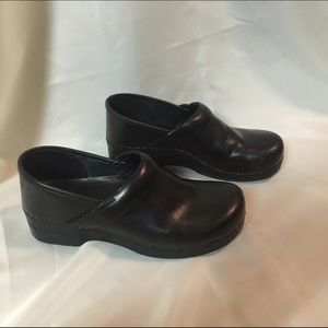 Dansko professional black cabrio leather size 42