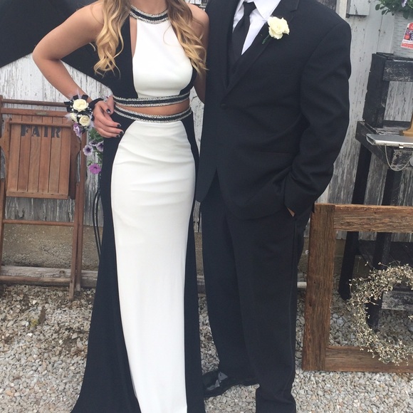 PROM DRESS ! - Picture 1 of 2