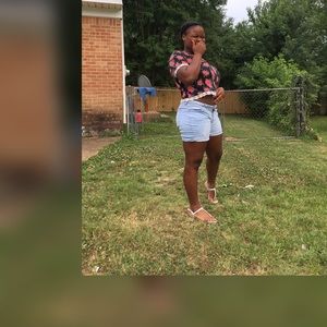 Meet your Posher, Rayna