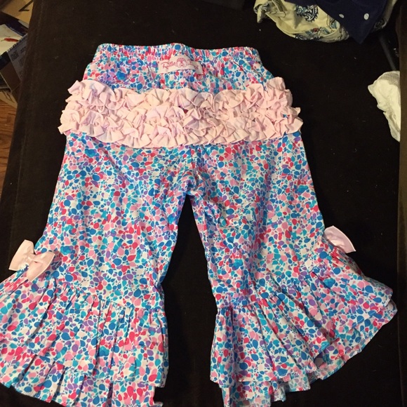 Ruffle Butts 4T bottoms.