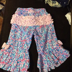 Ruffle Butts 4T bottoms.