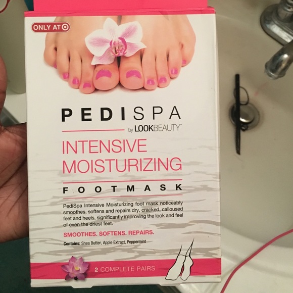 MOISTURIZING FOOT MASK