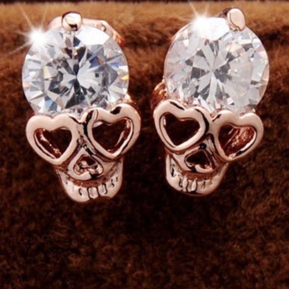 β¨οΈSALEβ¨οΈπ πHPπ 18k Rose Gold Skull CZ Studs - Picture 2 of 4