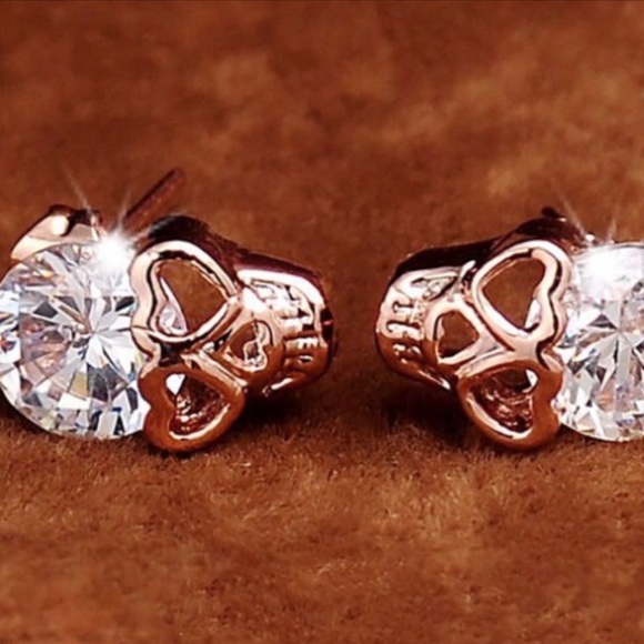 β¨οΈSALEβ¨οΈπ πHPπ 18k Rose Gold Skull CZ Studs - Picture 3 of 4