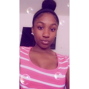 Meet your Posher, Alexis