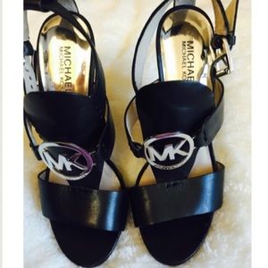 Michael Kors Black Leather Sandals. Size 9