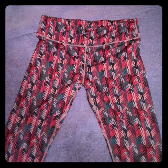 Fabletics athletic Capris, teal, reds, gray,size L
