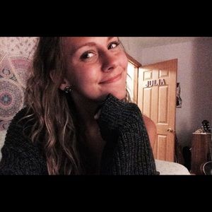 Meet your Posher, Julia