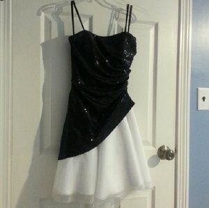 Homecoming / prom dress