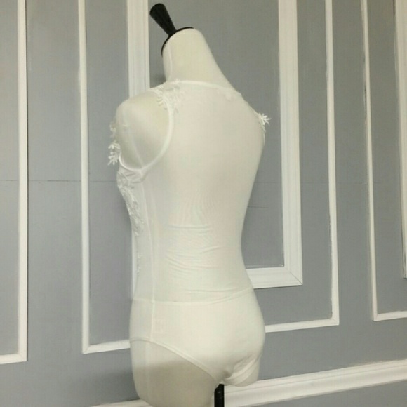 Super SALE 💋LAST ONE * Cream Mesh & Lace Bodysuit - Picture 2 of 4