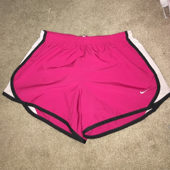 Pink kids Nike shorts (large)