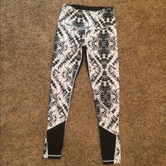 Victoria's Secret Pants - Victoria's Secret athletic leggings