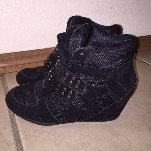 Shoes - ❗️Final Markdown❗️Wedge Sneakers