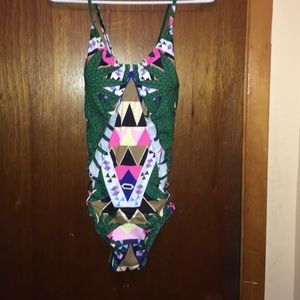 Bathing Suit! Aztec CANT GO ANY LOWER 💋