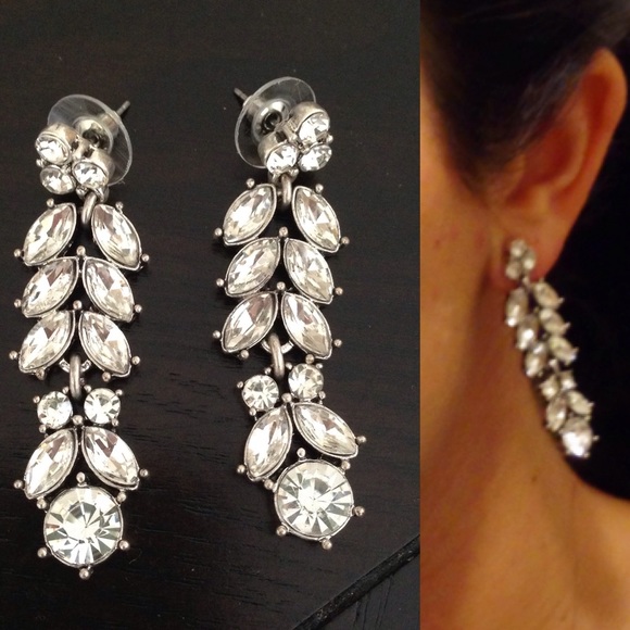 ❣NEW IN❣ Long Crystal Dangle Stud Drop Earrings - Picture 2 of 4