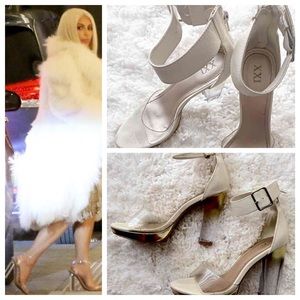 Sexxy cream/gold clear heel platforms-size 6.5✨