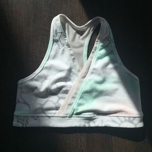 Lululemon sports bra