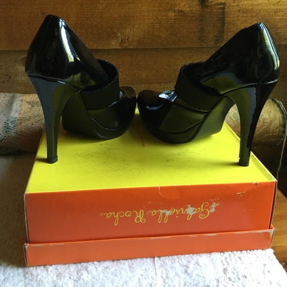 Gabriella Rocha black patent shoes - Picture 4 of 4
