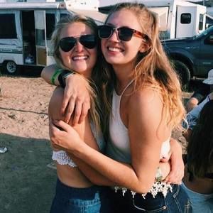 Meet your Posher, Emilie