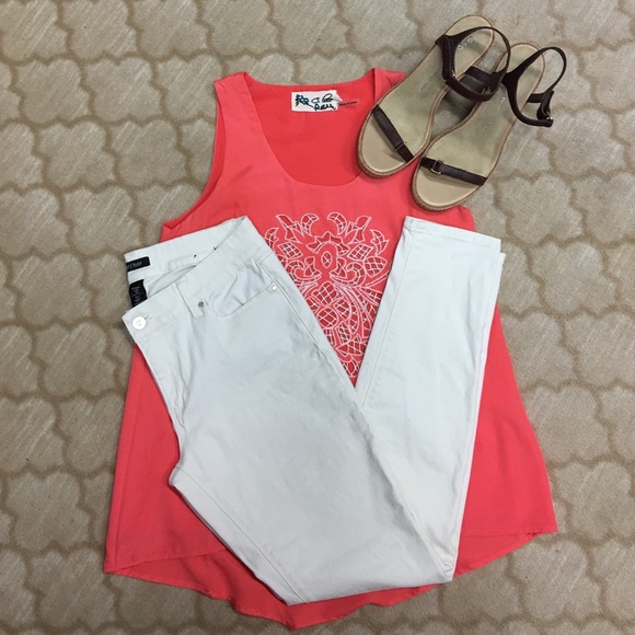 White House Black Market Pants - White House Black Market White Skinnies 6R☀️!