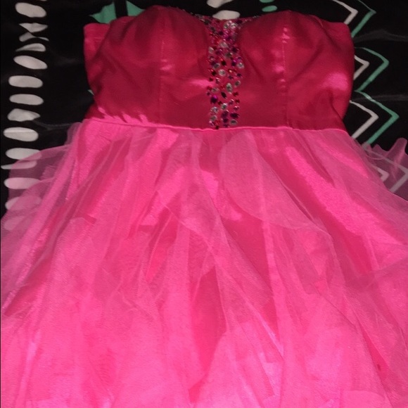 Super cute pink dress! Size 7.