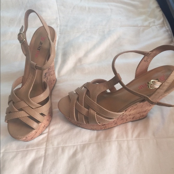 Size 9, Tan Wedge Sandals