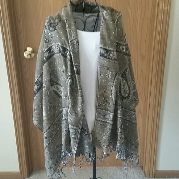 💋FINAL MARKDOWN💋Large pashmina scarf