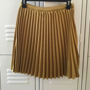 Golden pleated skirt