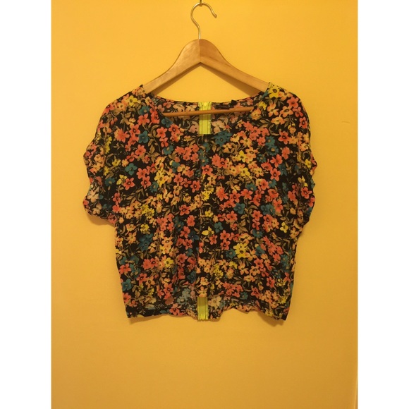 Material Girl Tops - Floral crop top