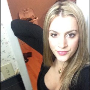 Meet your Posher, Angelica