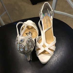 Geneva White Gianni Bini Heels