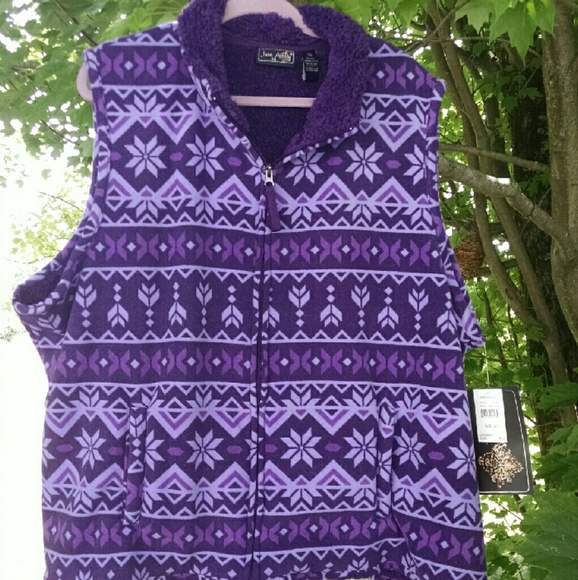 NWT Purple Tribal Print Zip- Up Fleece Vest