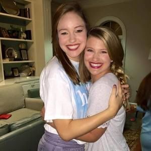 Meet your Posher, Hillary