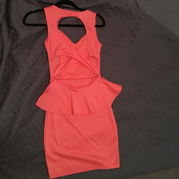 Coral Peplum fitted dress - Picture 2 of 2