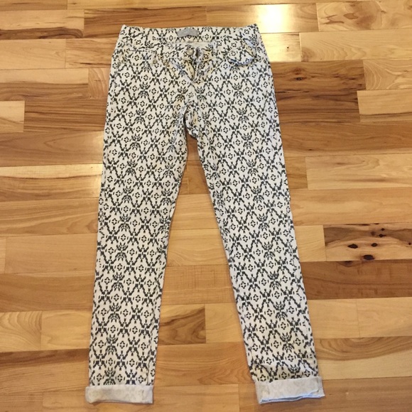 Rue 21 Aztec print pants