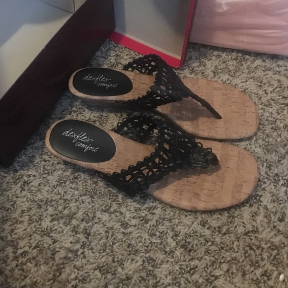 Dexflex comfort sandals worn once