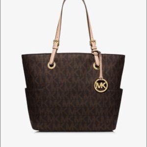 💜MAKE REASONABLE OFFERS💜MichaelKors Jet Set