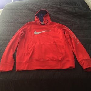 Nike therma fit hoodie