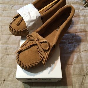 Minnetonka moccasins size 7.5